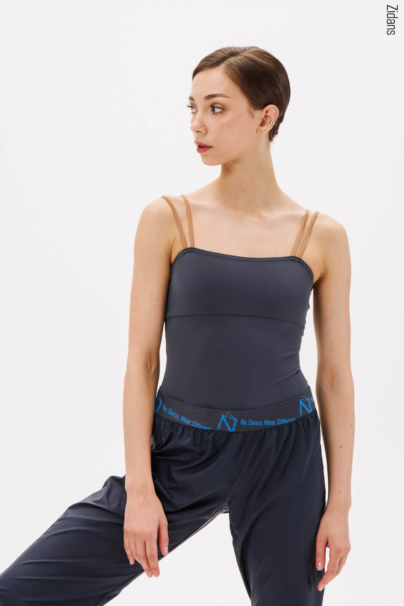Zidans Lines Leotard Rock - Vertical Design Front Балетно трико Zidans Lines в цвят Rock с тънки презрамки и издължаващ силует