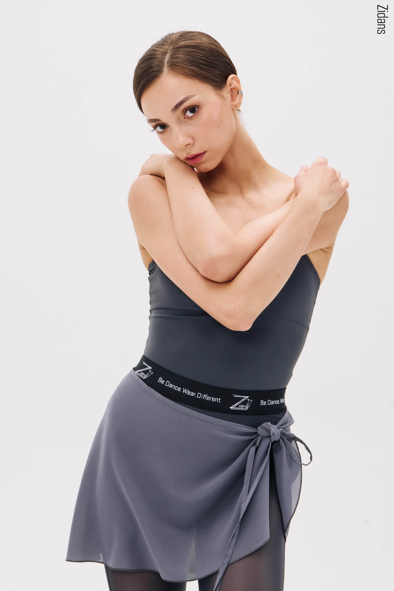 Zidans Lines Leotard Rock - Vertical Design Front Балетно трико Zidans Lines в цвят Rock с тънки презрамки и издължаващ силует