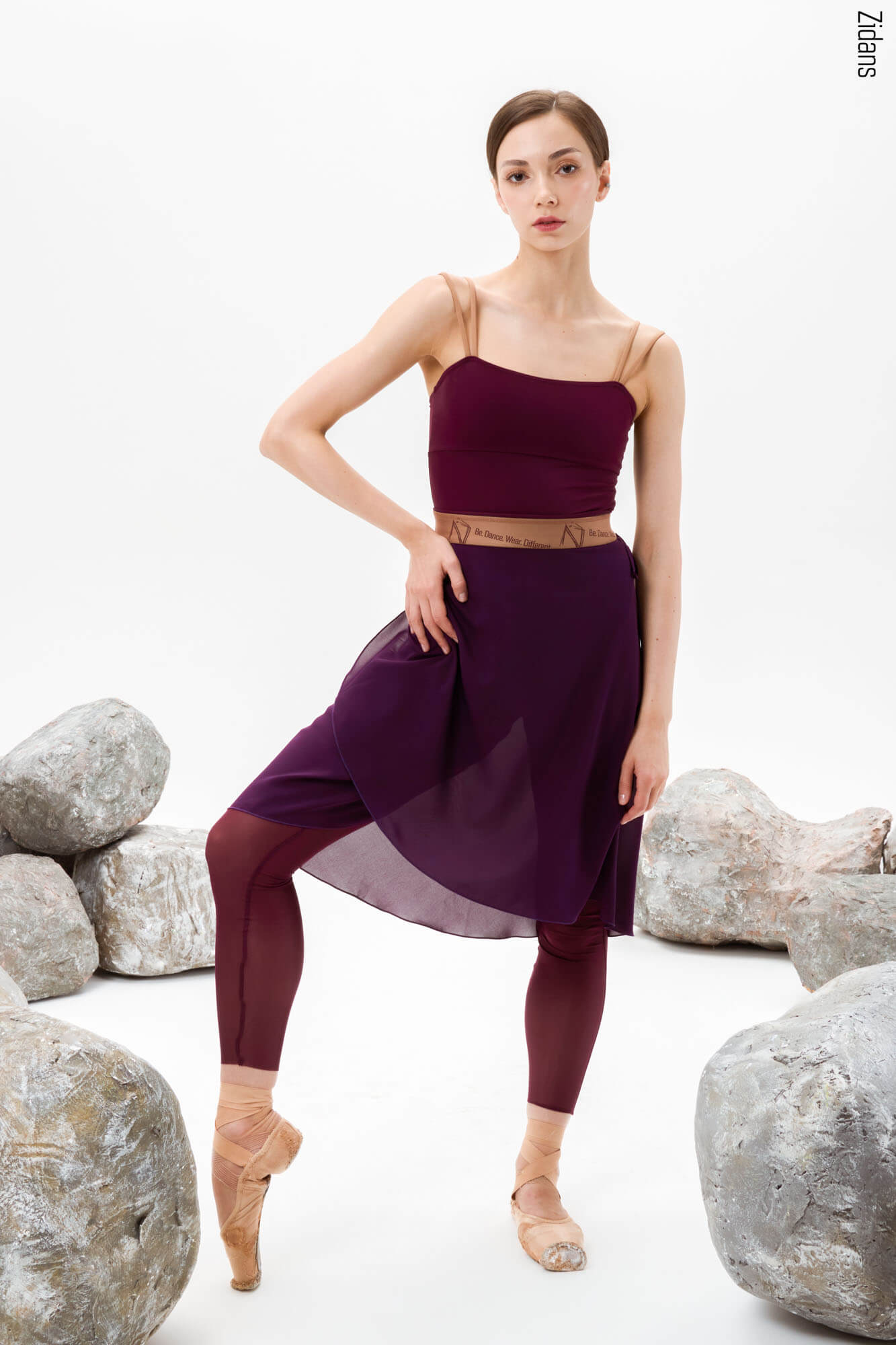 Zidans Lines Leotard Wine - Vertical Design Front Балетно трико Zidans Lines в цвят Wine с тънки презрамки и издължаващ силует