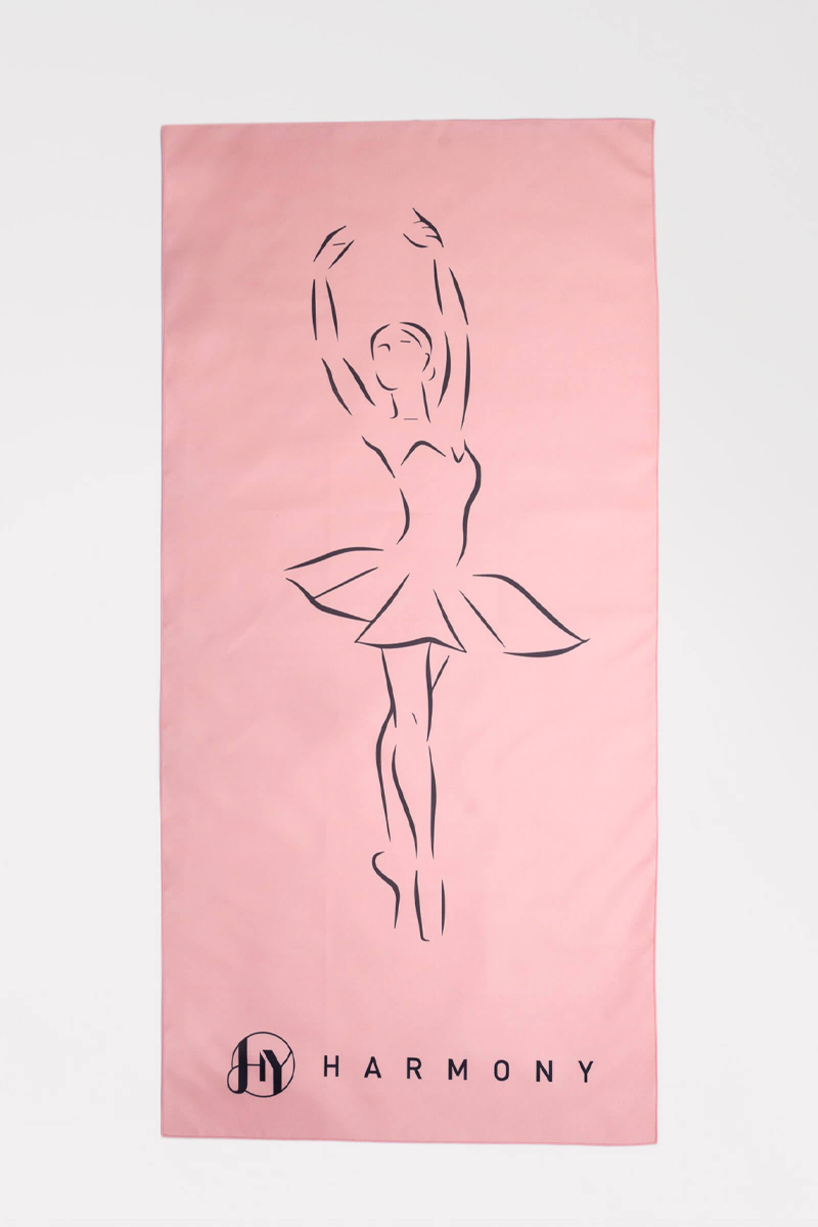 Harmony Pink Microfibre Training Towel Full View-danza-allenamento-ballerina-rosa-hy1503-fronte-1600x2400 Розова микрофибърна спортна кърпа Harmony (50x100 см) с изчистен принт на логото и стилизирана балерина на светъл фон.