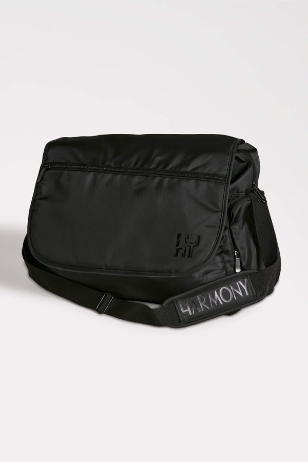 Черна чанта за балет и танци през рамо Harmony с преден джоб и здрави дръжки.