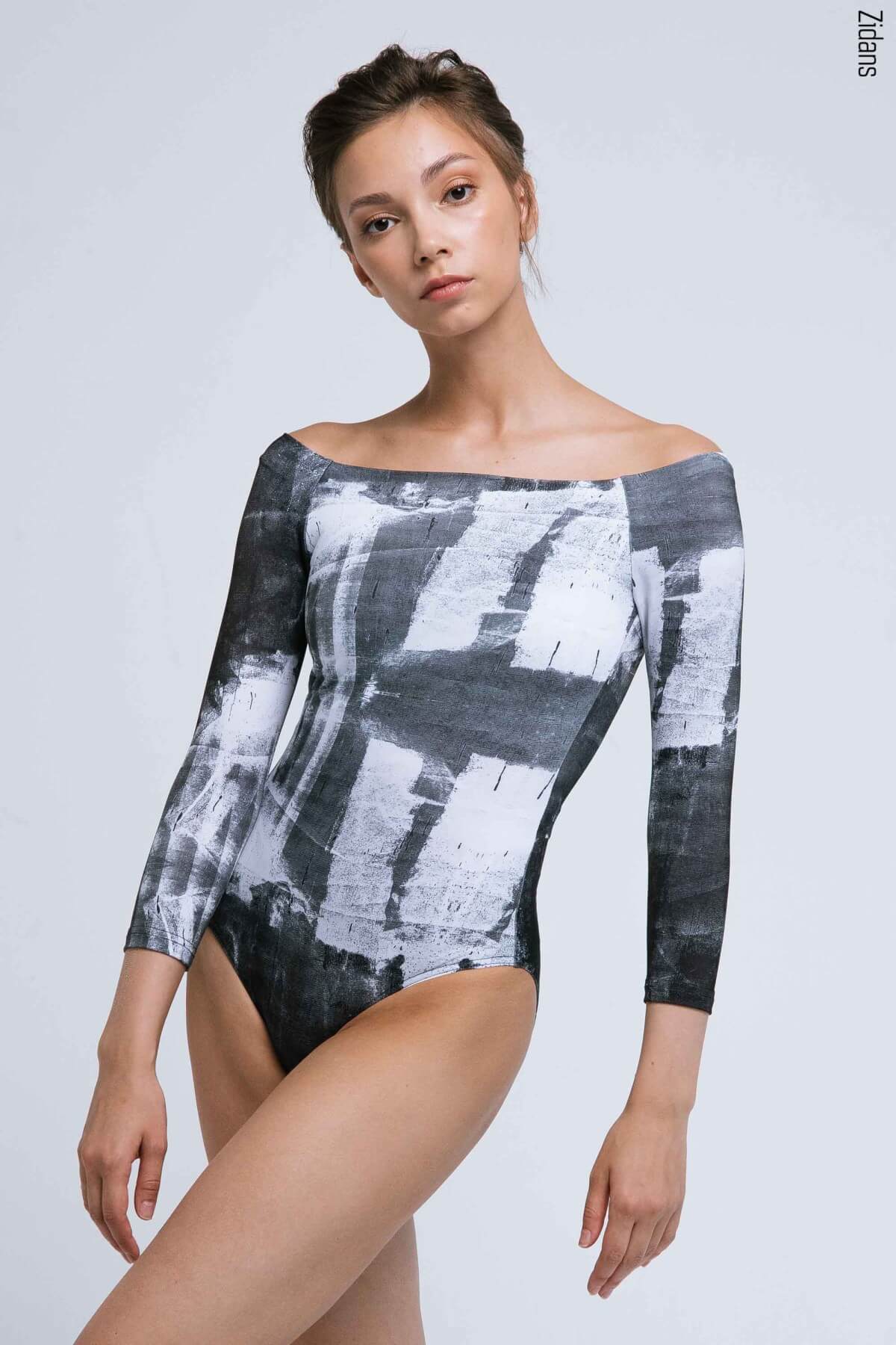 ballet-leotard-zidans-2-sleeves-asphalt-strokes-front.jpg Дамско балетно трико с 3/4 ръкав Zidans 2 Sleeves Asphalt Strokes отпред