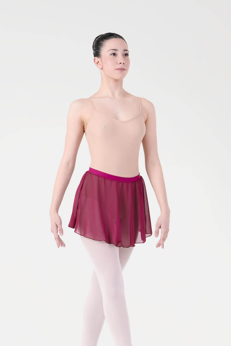 harmony-490-pola-za-balet-plum-chervena-04 Къса тъмночервена балетна пола с еластичен колан Harmony 490 Plum отпред